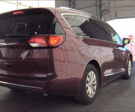 Velvet Red Pearlcoat 2018 Chrysler Pacifica Touring-L