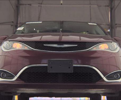Velvet Red Pearlcoat 2018 Chrysler Pacifica Touring-L