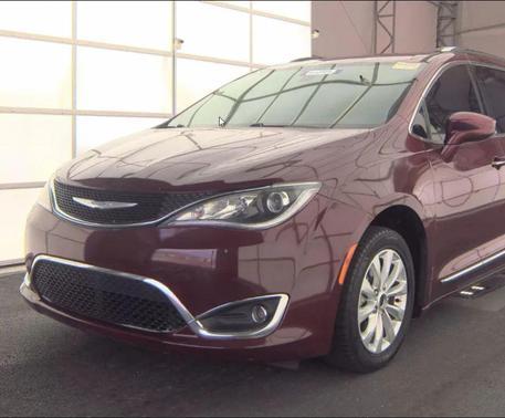 Velvet Red Pearlcoat 2018 Chrysler Pacifica Touring-L