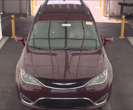 Velvet Red Pearlcoat 2018 Chrysler Pacifica Touring-L