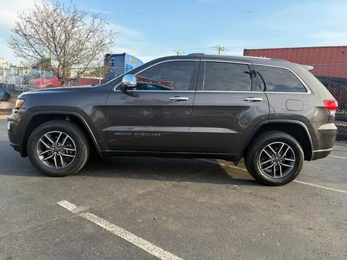 Granite Crystal Metallic Clearcoat 2019 Jeep Grand Cherokee Limited