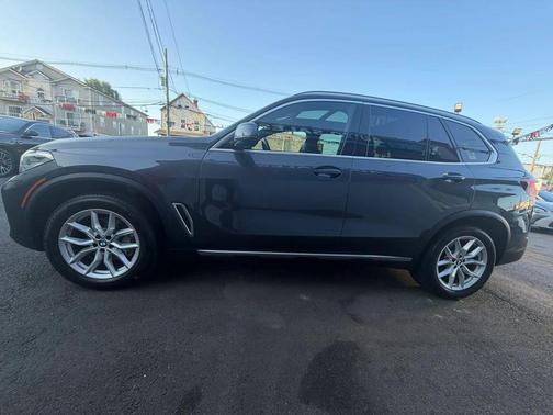 Arctic Grey Metallic 2022 BMW X5 xDrive40i