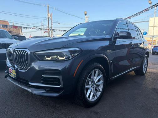 Arctic Grey Metallic 2022 BMW X5 xDrive40i