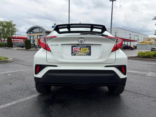 White 2019 Toyota C-HR XLE