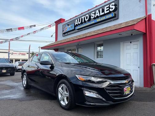 Mosaic Black Metallic 2022 Chevrolet Malibu FWD LT