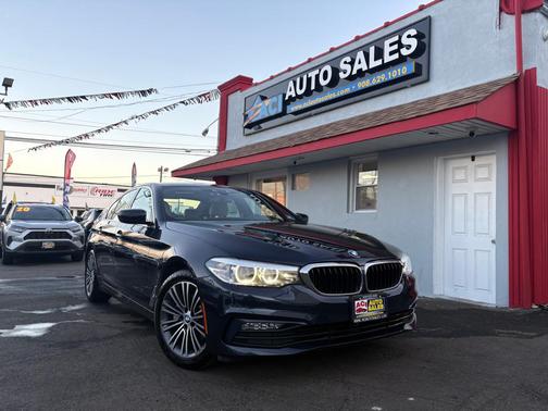 Blue 2018 BMW 530 xDrive