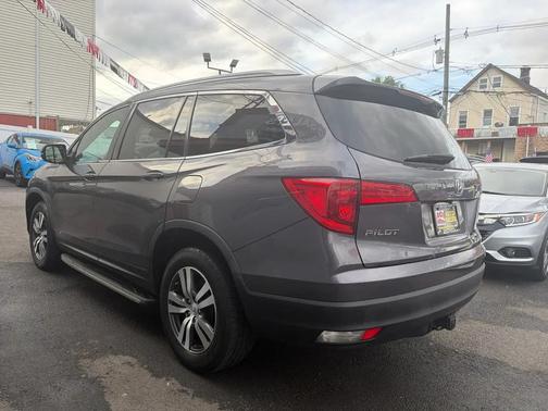 Modern Steel Metallic 2018 Honda Pilot EX-L
