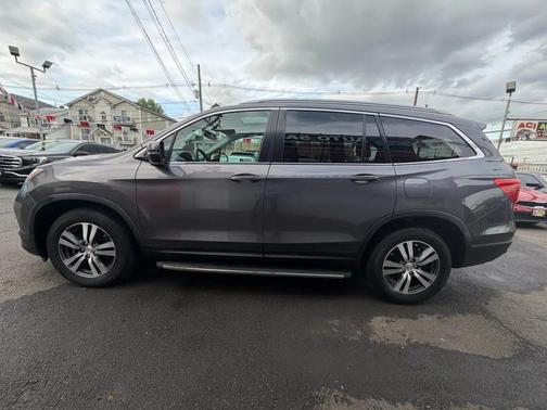 Modern Steel Metallic 2018 Honda Pilot EX-L