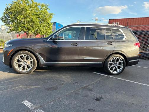 Gray 2019 BMW X7 xDrive40i
