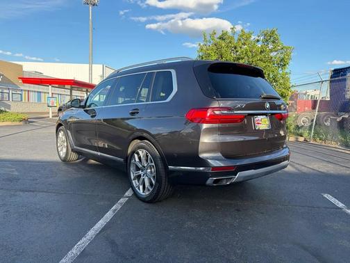 Gray 2019 BMW X7 xDrive40i