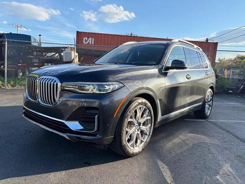 Gray 2019 BMW X7 xDrive40i