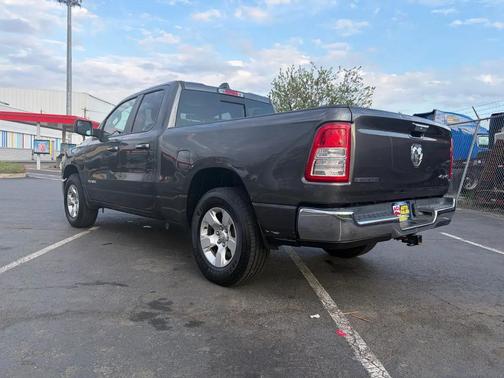 Granite Crystal Metallic Clearcoat 2020 RAM 1500 Big Horn/Lone Star