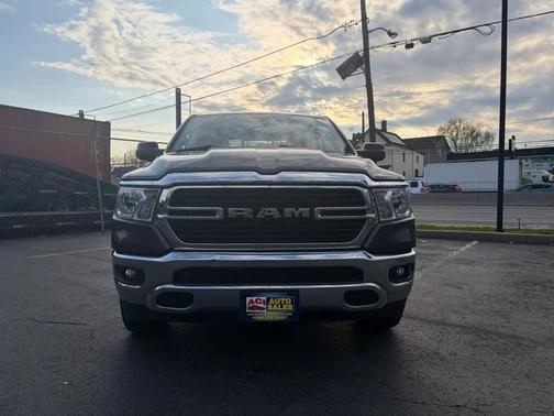 Granite Crystal Metallic Clearcoat 2020 RAM 1500 Big Horn/Lone Star
