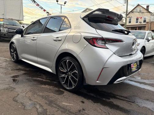 Classic Silver Metallic 2021 Toyota Corolla XSE