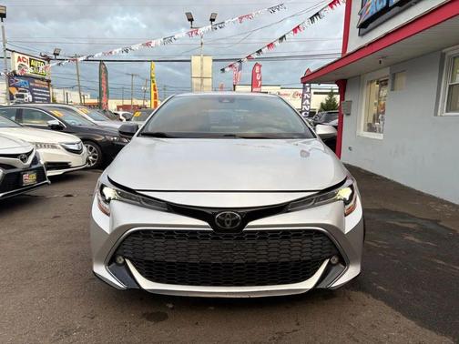 Classic Silver Metallic 2021 Toyota Corolla XSE