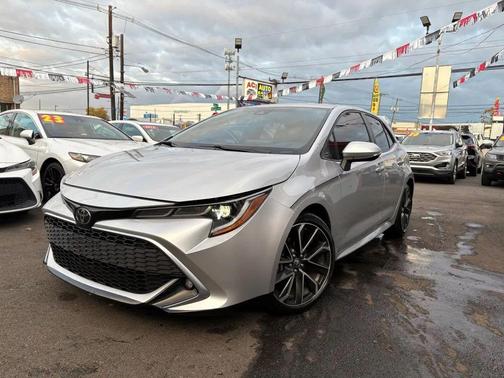 Classic Silver Metallic 2021 Toyota Corolla XSE