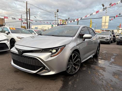 Classic Silver Metallic 2021 Toyota Corolla XSE
