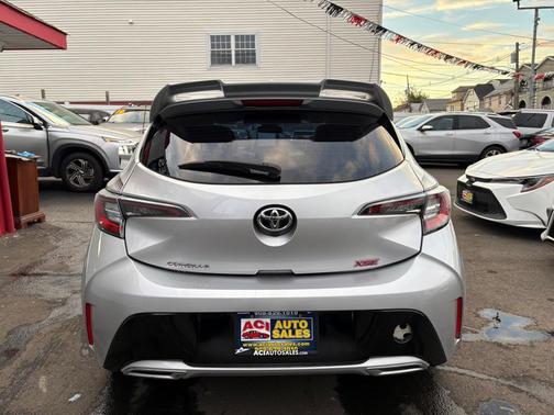 Classic Silver Metallic 2021 Toyota Corolla XSE