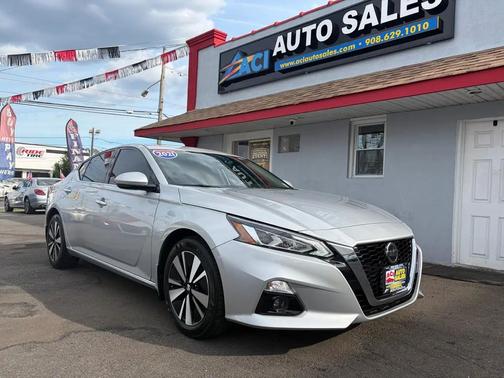 Brilliant Silver Metallic 2021 Nissan Altima 2.5 SL