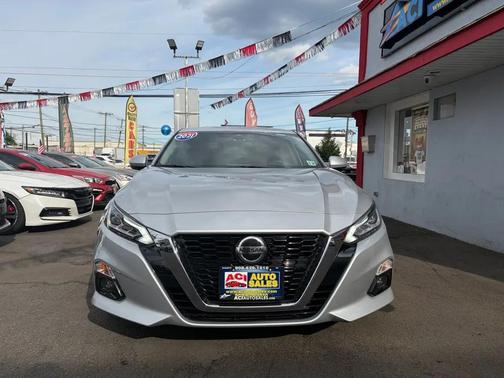 Brilliant Silver Metallic 2021 Nissan Altima 2.5 SL