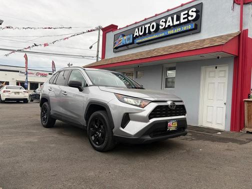 Silver Sky Metallic 2020 Toyota RAV4 LE