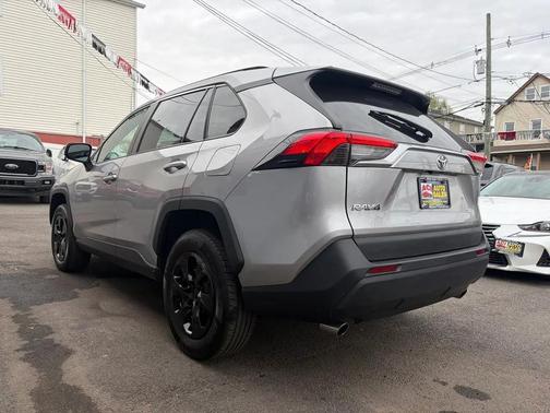Silver Sky Metallic 2020 Toyota RAV4 LE