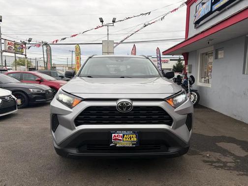 Silver Sky Metallic 2020 Toyota RAV4 LE