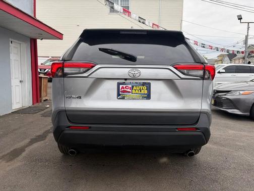 Silver Sky Metallic 2020 Toyota RAV4 LE