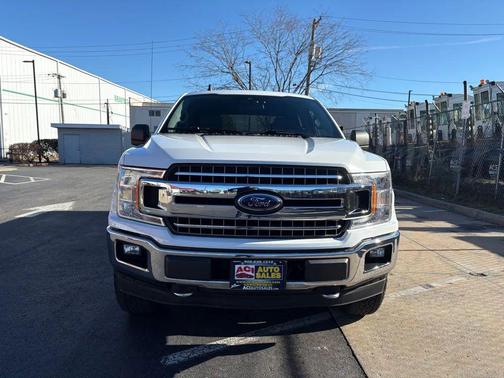 Oxford White 2019 Ford F-150 XLT