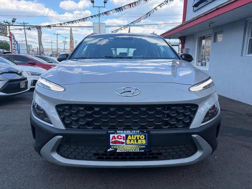 Cyber Silver w/Black Roof 2023 Hyundai KONA SEL