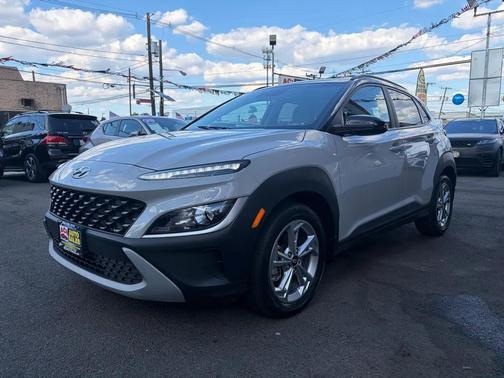 Cyber Silver w/Black Roof 2023 Hyundai KONA SEL