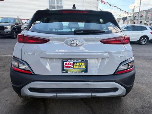 Cyber Silver w/Black Roof 2023 Hyundai KONA SEL
