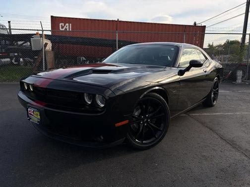 Black 2018 Dodge Challenger R/T