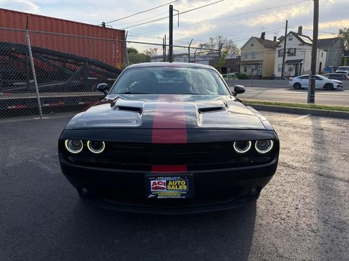 Black 2018 Dodge Challenger R/T