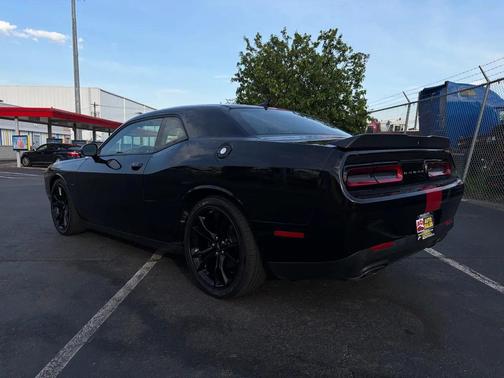 Black 2018 Dodge Challenger R/T