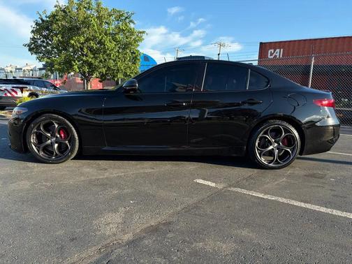 Alfa Black 2019 Alfa Romeo Giulia Ti Sport