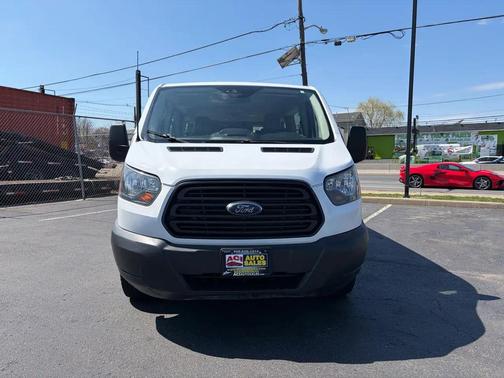 Oxford White 2018 Ford Transit-350 XL