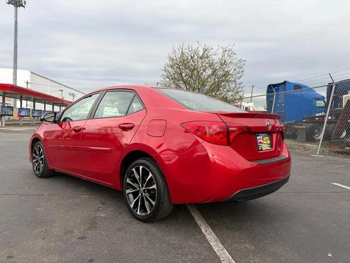 Barcelona Red Metallic 2017 Toyota Corolla SE