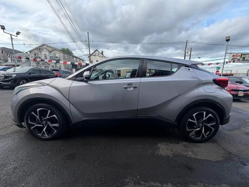 Silver Knockout Metallic 2020 Toyota C-HR XLE