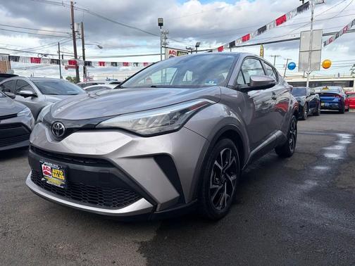 Silver Knockout Metallic 2020 Toyota C-HR XLE
