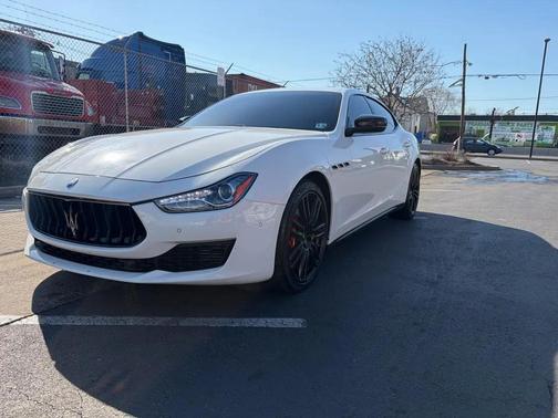 Bianco 2020 Maserati Ghibli S Q4