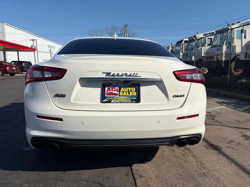 Bianco 2020 Maserati Ghibli S Q4