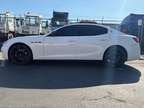 Bianco 2020 Maserati Ghibli S Q4
