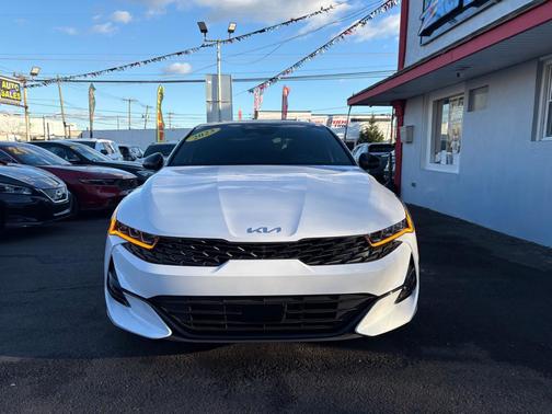 Glacial White Pearl 2023 Kia K5 GT-Line