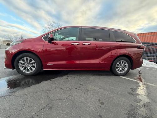Ruby Flare Pearl 2021 Toyota Sienna XLE 8 Passenger