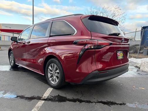 Ruby Flare Pearl 2021 Toyota Sienna XLE 8 Passenger