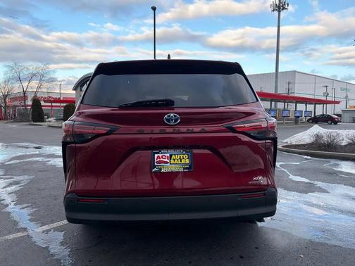 Ruby Flare Pearl 2021 Toyota Sienna XLE 8 Passenger