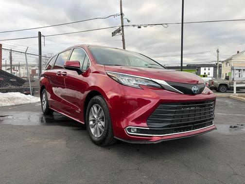 Ruby Flare Pearl 2021 Toyota Sienna XLE 8 Passenger