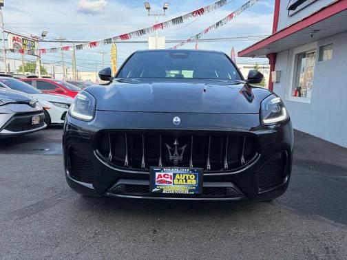 Nero Tempesta Metallic 2023 Maserati Grecale GT
