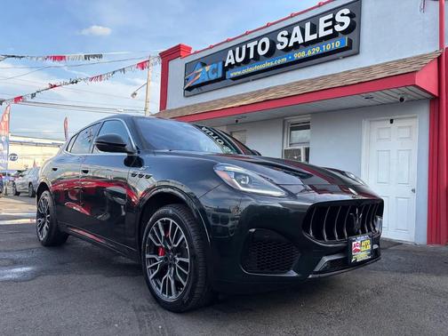 Nero Tempesta Metallic 2023 Maserati Grecale GT